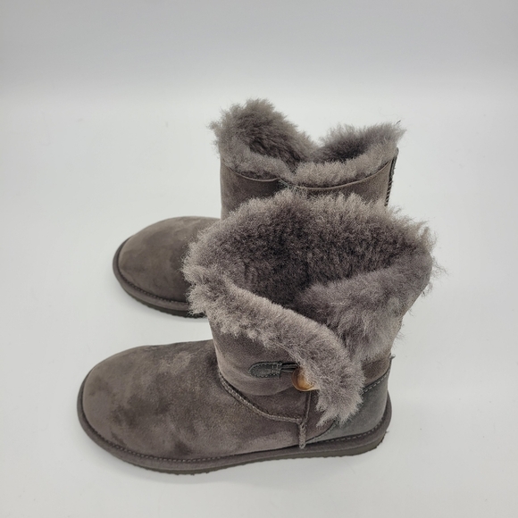 Cozie Steps Shoes Women's 6.5 Genuine Australian Sheepskin Toggle Short Boots - Picture 3 of 15